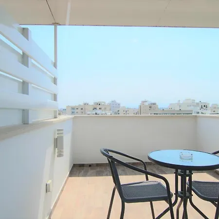 Phaedrus Living: Luxury 508 Apartment *