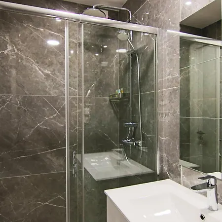 Phaedrus Living: Luxury 508 Apartment *